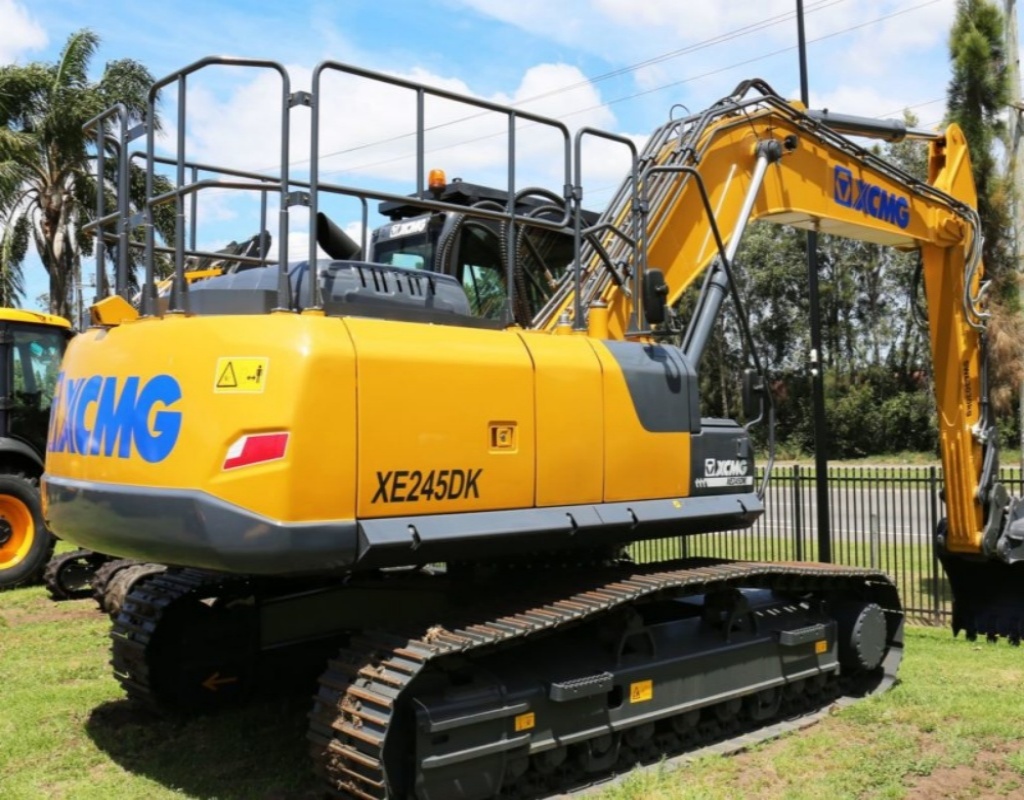 249B1E436C14CD2A0D694E5AE0DACBA3