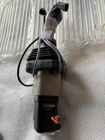 SDLG Pilot Valve Assembly PCL403 - 35 - B (Part No. 4120006649)