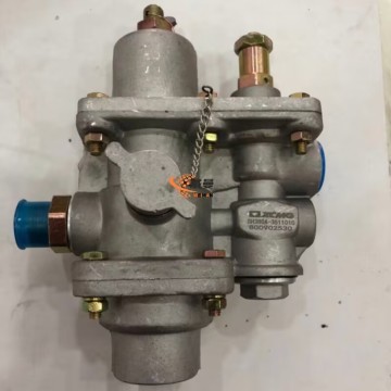 XCMG 803004037 Water Separator 1.7kg for Zl50gn Wheel Loader with good price for sale