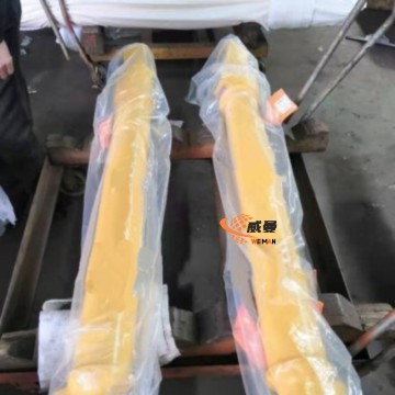 The Komatsu 707-E1-02180 Arm Cylinder for Excavator pc390lc-8M0 with good quality and price