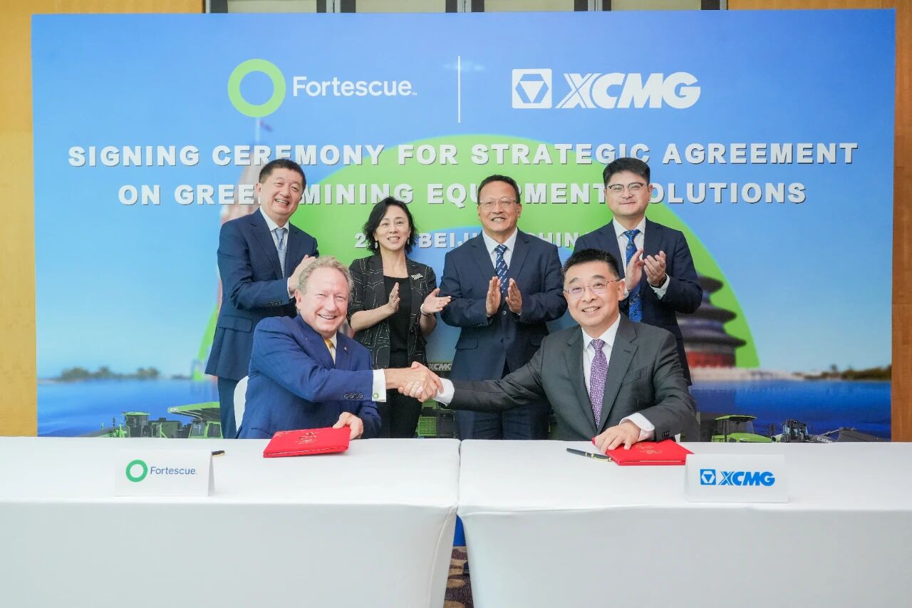 XCMG wins China's largest export order for green mining equipment - working with Ford River Group to achieve a zero-carbon future!