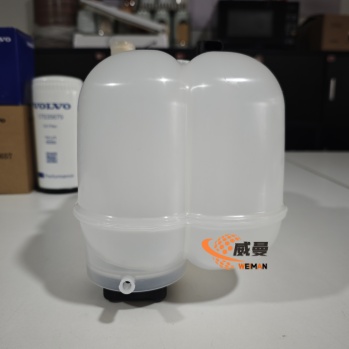 1674083  8696268 Plastic Coolant Expansion Tank