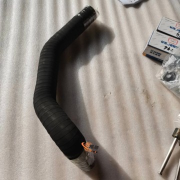 XCMG 253302981 700KV(II).1.2-4 Water supply pipe 1.5kg with good price